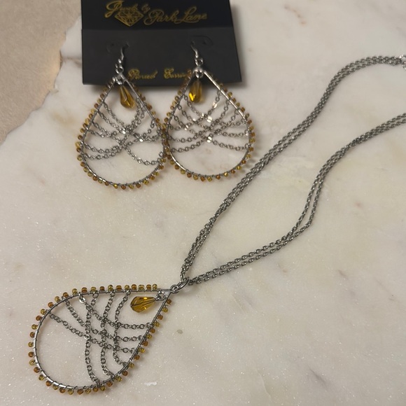 Park Lane’s “Viva” Necklace and Earrings Modern Classy Set! - Picture 4 of 4